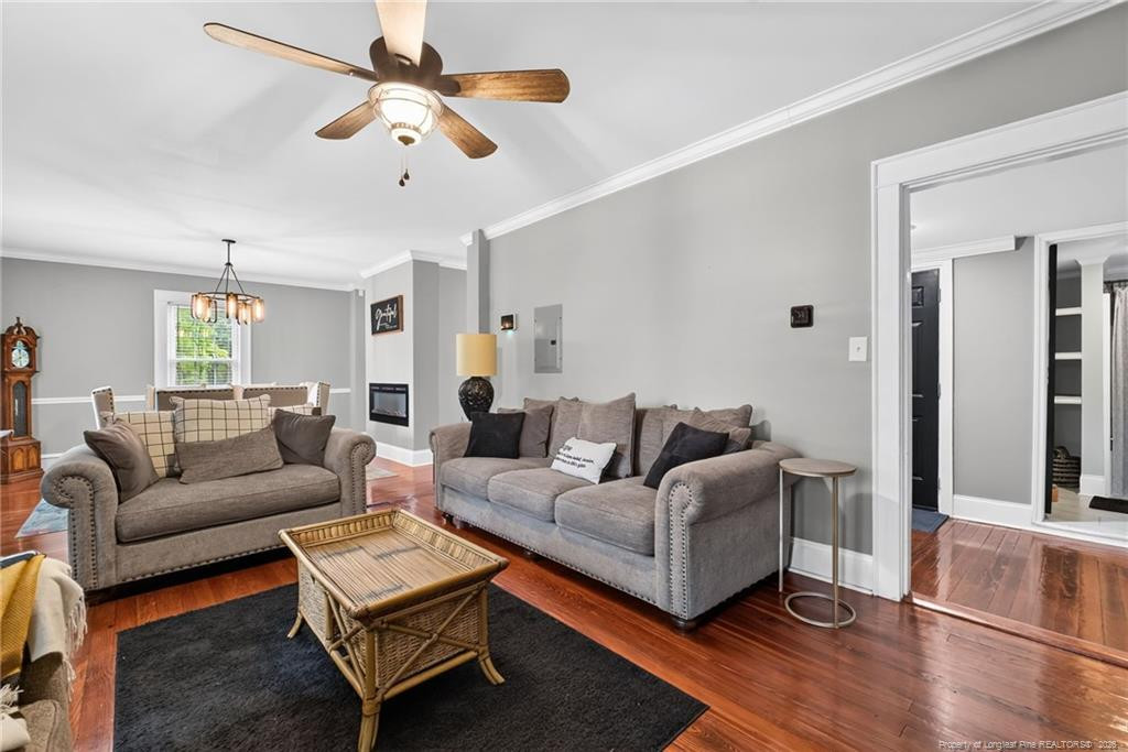423 E Edinborough Avenue Property Photo 16