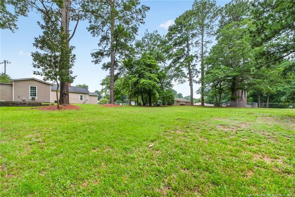 423 E Edinborough Avenue Property Photo 44