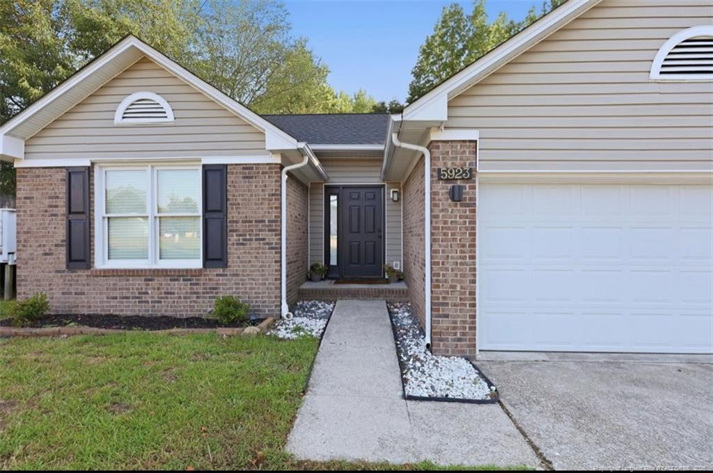 5923 Lively Court Property Photo 2
