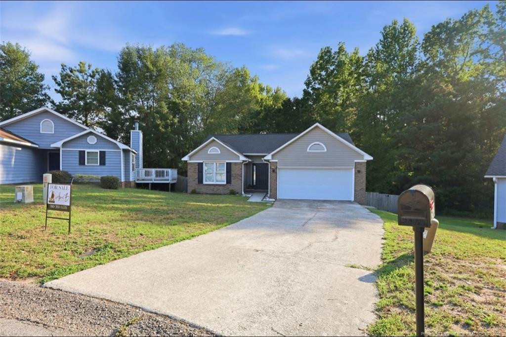 5923 Lively Court Property Photo 4