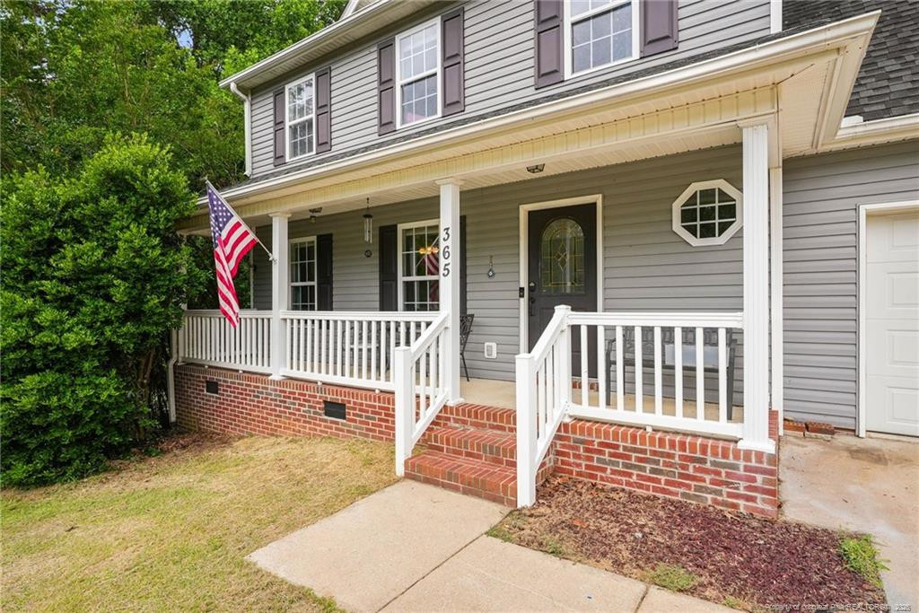 365 Yorkshire Drive Property Photo 4