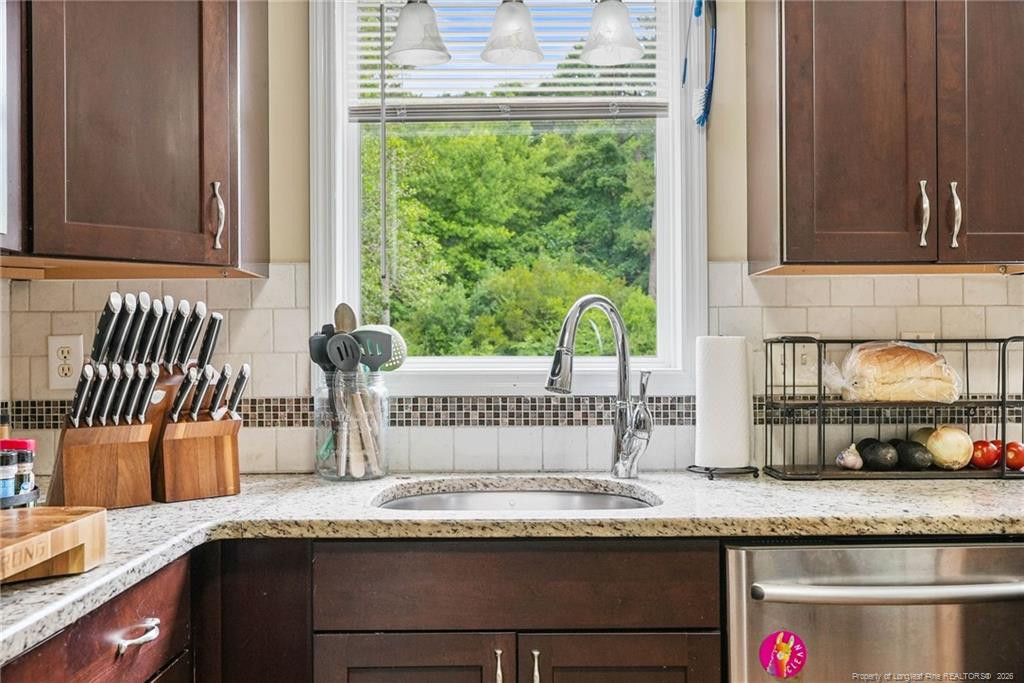365 Yorkshire Drive Property Photo 14