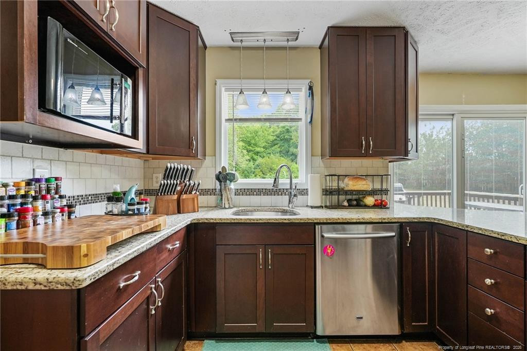 365 Yorkshire Drive Property Photo 15