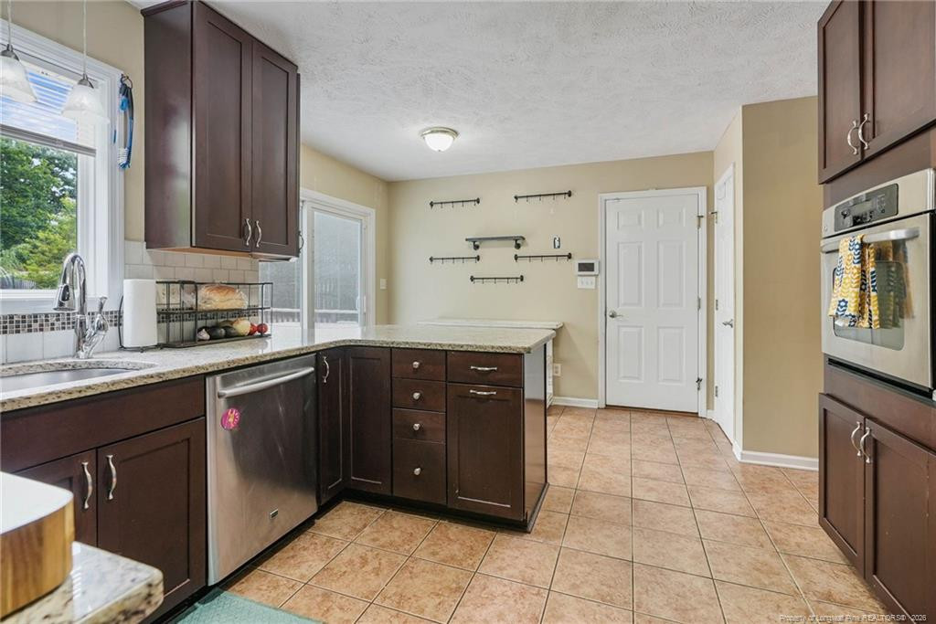 365 Yorkshire Drive Property Photo 16