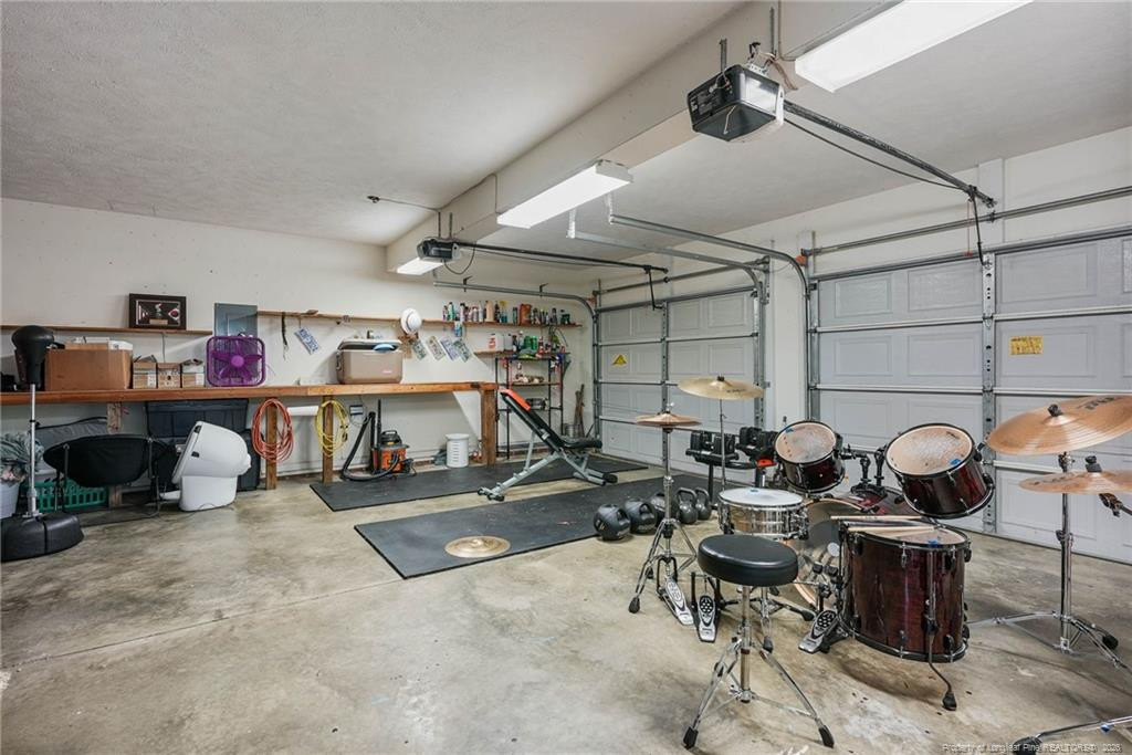 365 Yorkshire Drive Property Photo 19