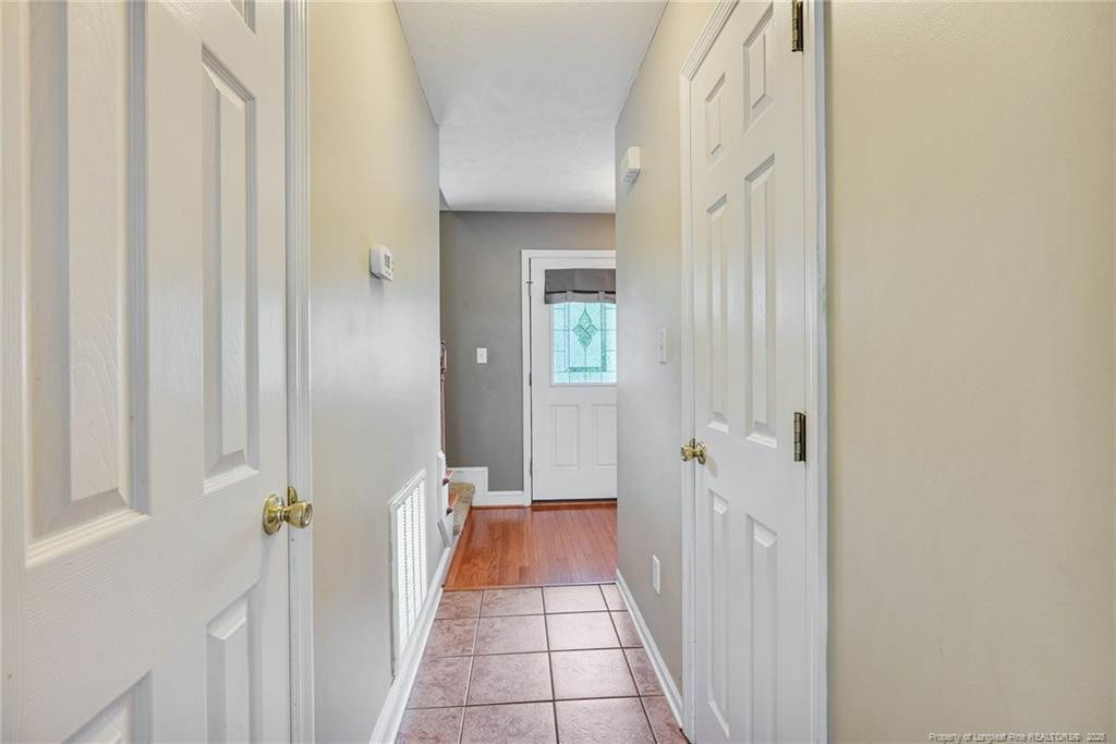 365 Yorkshire Drive Property Photo 21