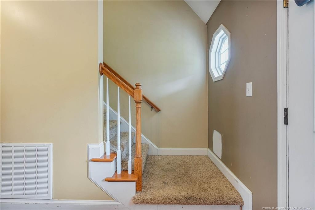 365 Yorkshire Drive Property Photo 22