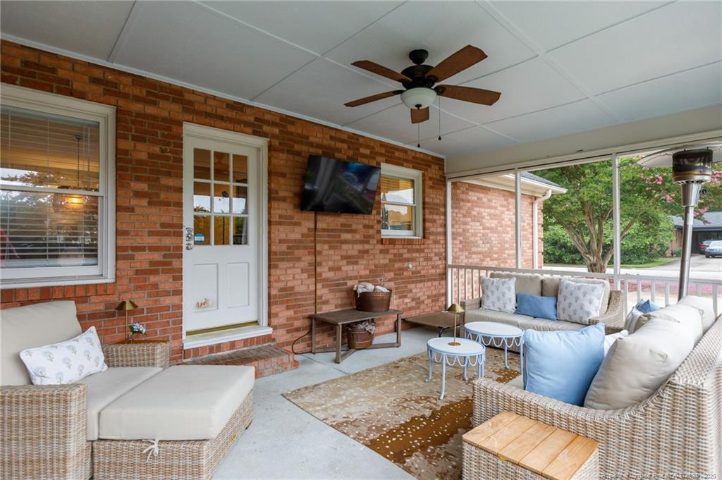 2630 Mirror Lake Drive Property Photo 29