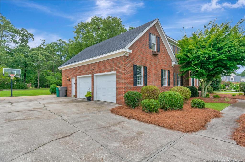 5008 Willow Oak Drive Property Photo 2