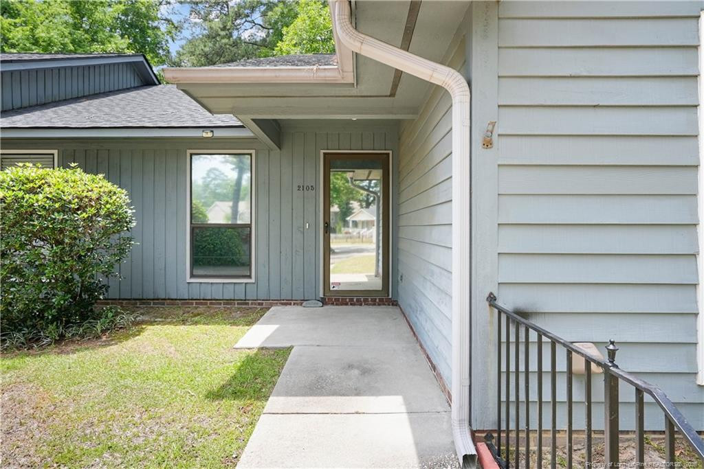 2105 Wexford Oaks Court Property Photo 3
