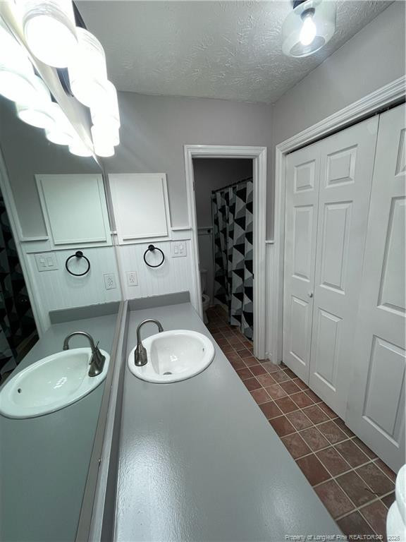 2105 Wexford Oaks Court Property Photo 19