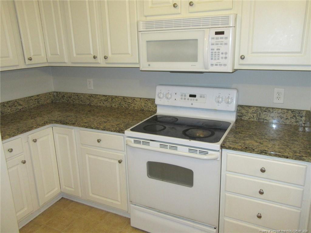 3346-11 Harbour Pointe Place Property Photo 7