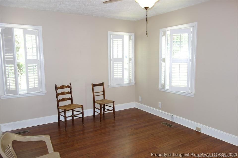 1607 N Cedar Street Property Photo 2