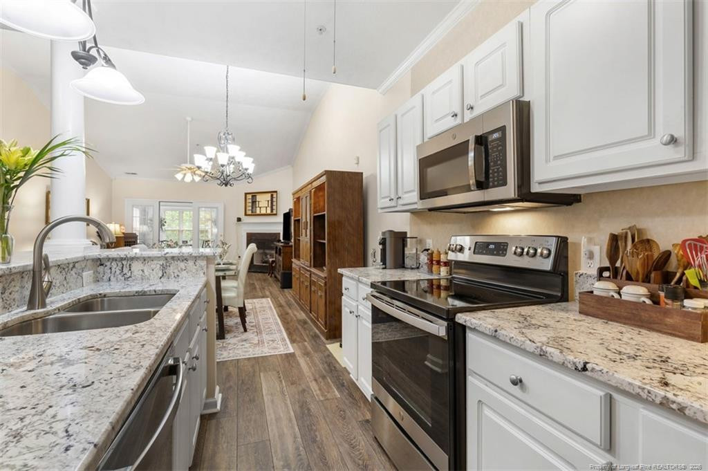 824 Sage Creek Lane Property Photo 3