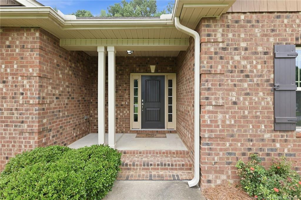 305 Planters Lane Property Photo 3