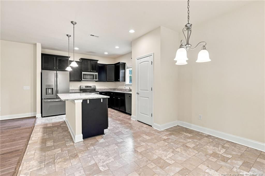 305 Planters Lane Property Photo 13