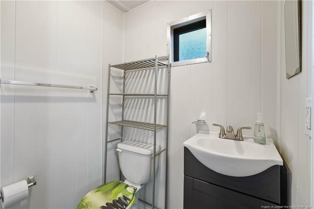 8007 Overhills Road Property Photo 22