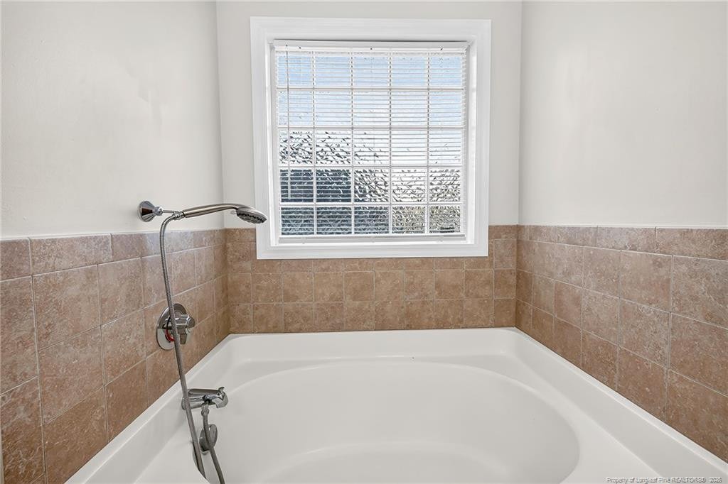 1482 Avoncroft Drive Property Photo 18