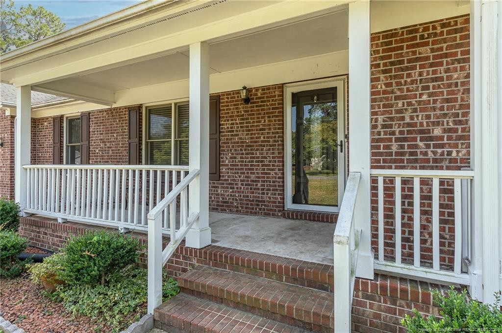 405 Southland Drive Property Photo 5