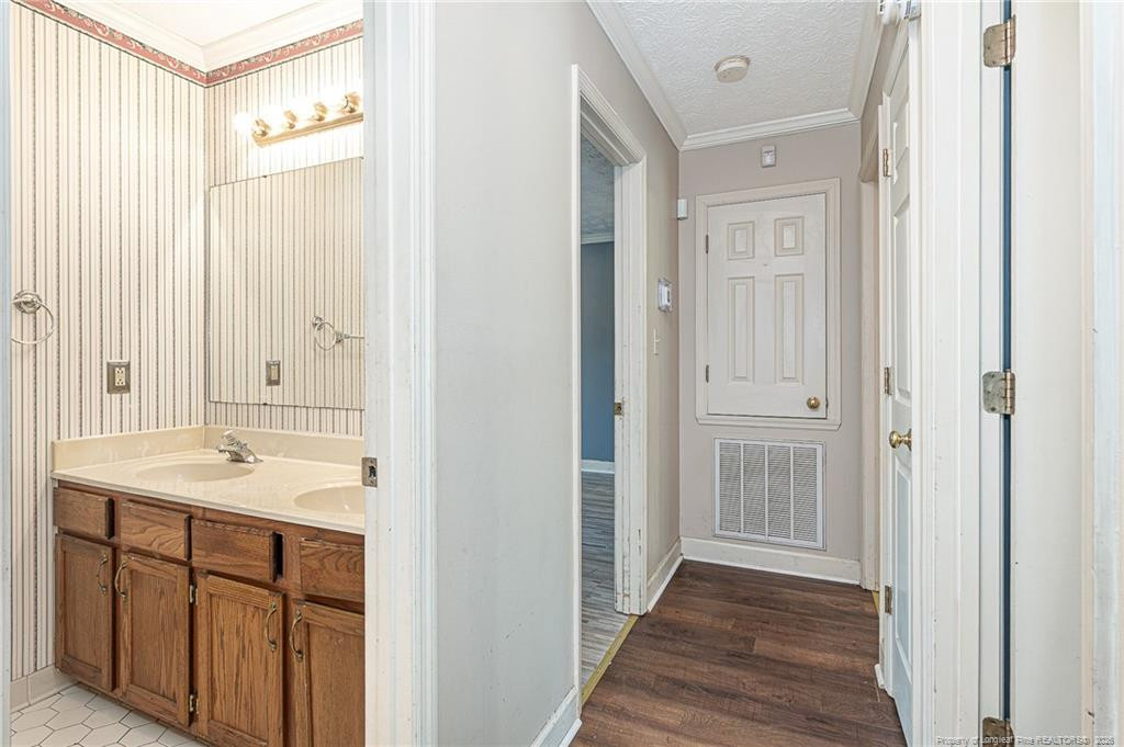 405 Southland Drive Property Photo 20