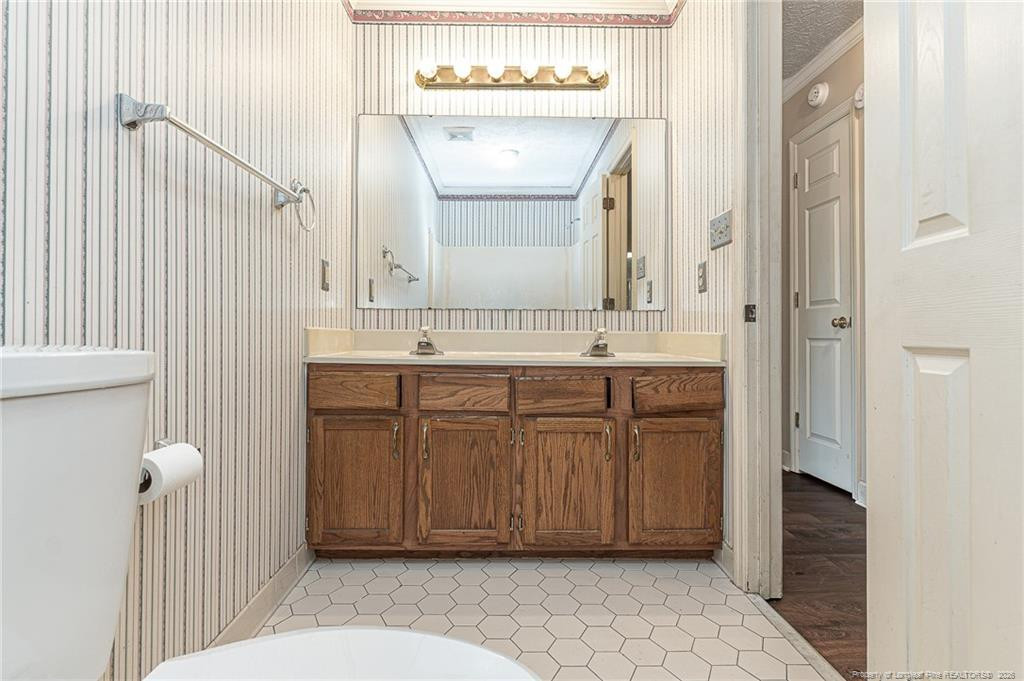 405 Southland Drive Property Photo 22