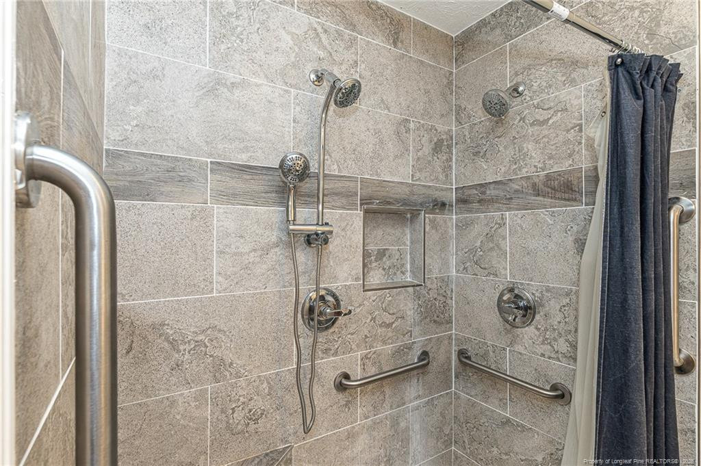 405 Southland Drive Property Photo 28