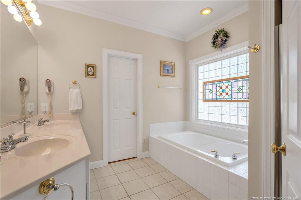 5 Fur Court E Property Photo 20