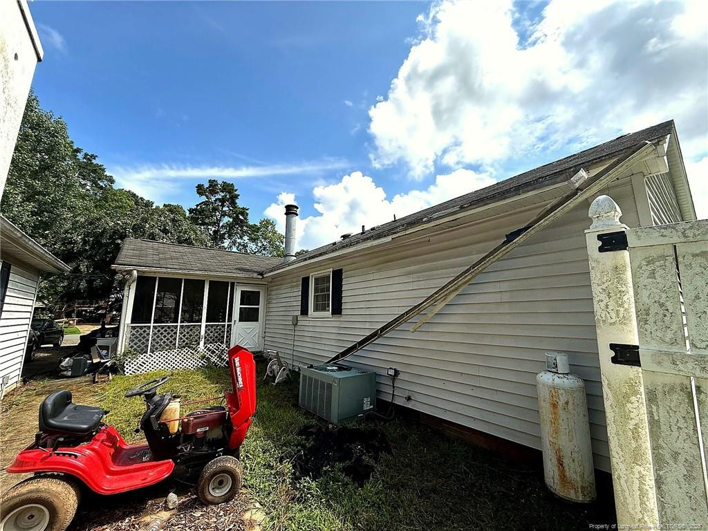 4919 Mandel Road Property Photo 3