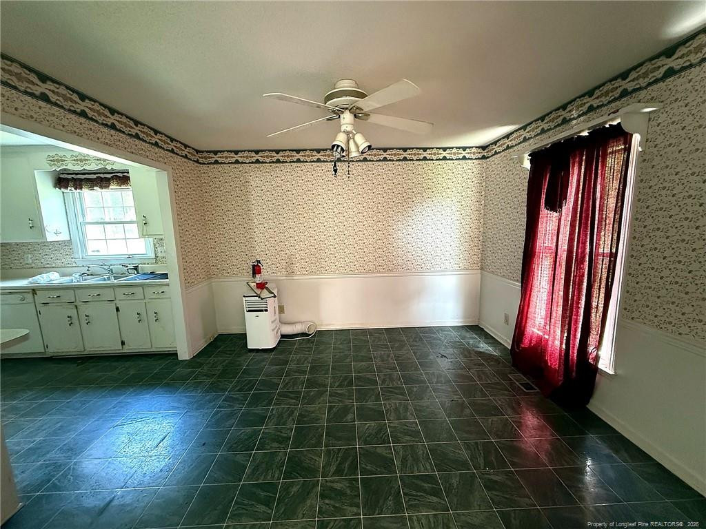 4919 Mandel Road Property Photo 9