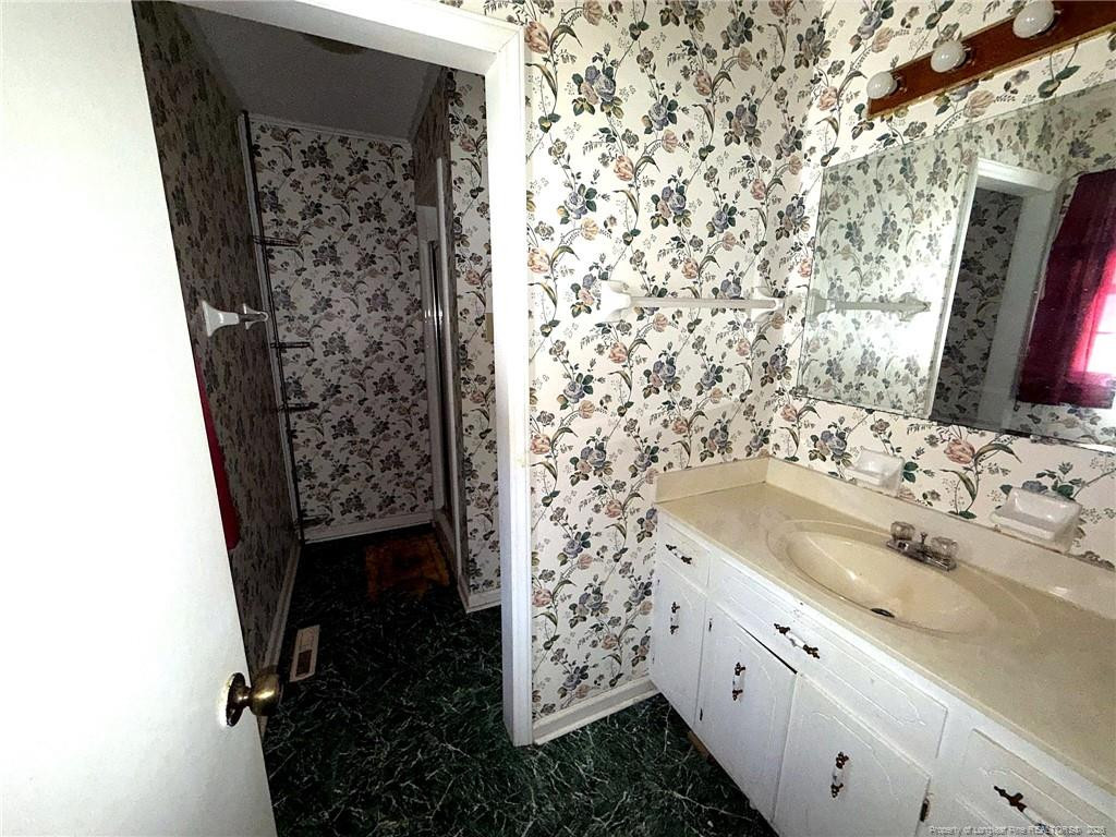 4919 Mandel Road Property Photo 18
