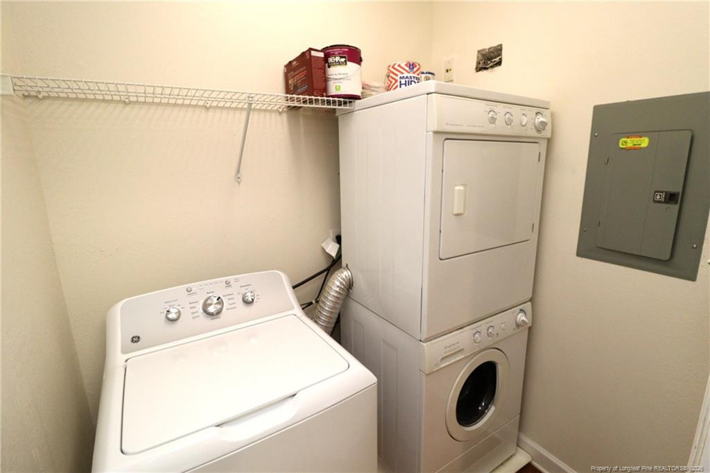 223 Eyam Hall Lane Property Photo 14