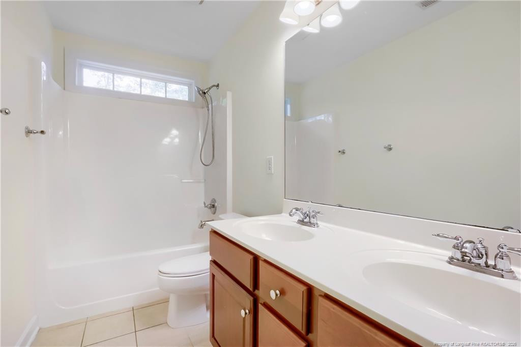 1413 Lagerfeld Way Property Photo 18