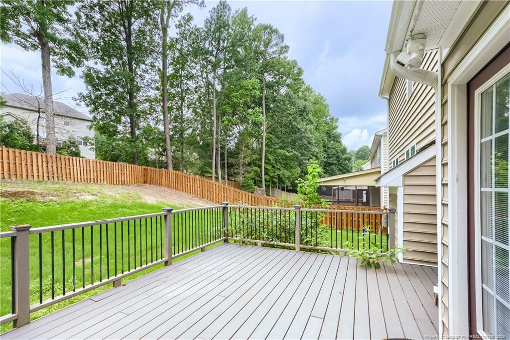 1413 Lagerfeld Way Property Photo 20