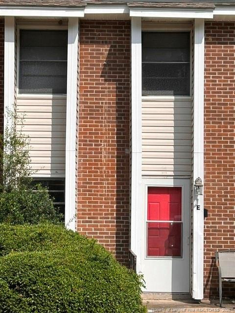 573 Winding Creek Road E Property Photo 1