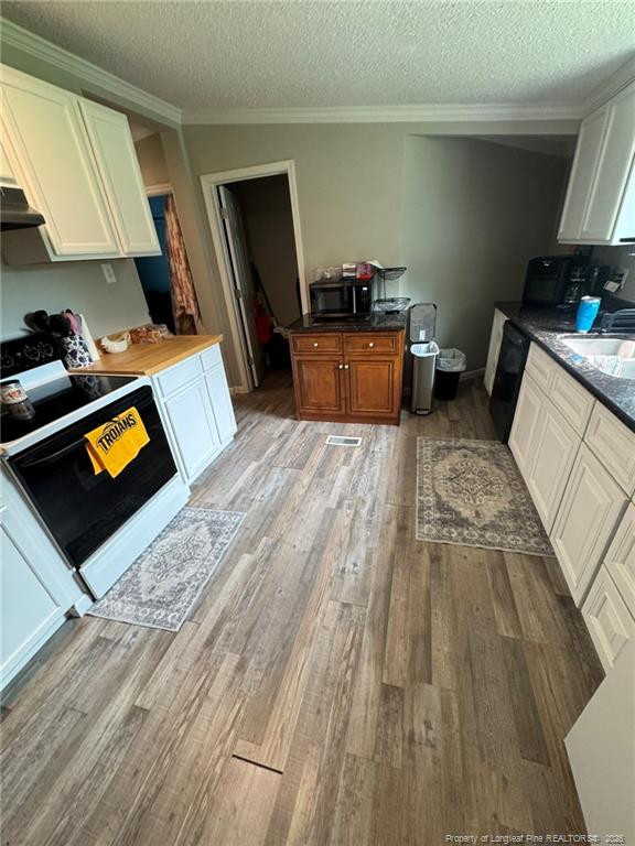 399 Ireland Drive Property Photo 22