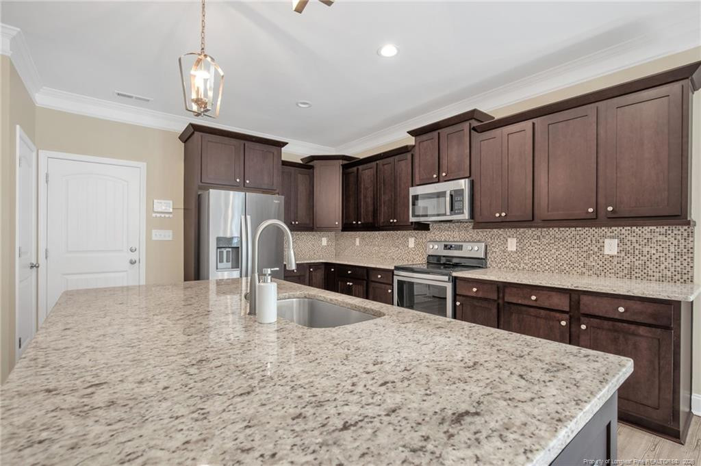 3729 Glencourse Way Property Photo 15