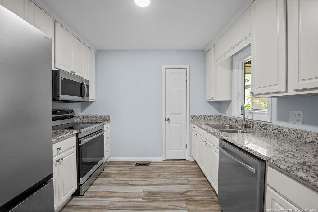 6719 Irongate Drive B Property Photo 9
