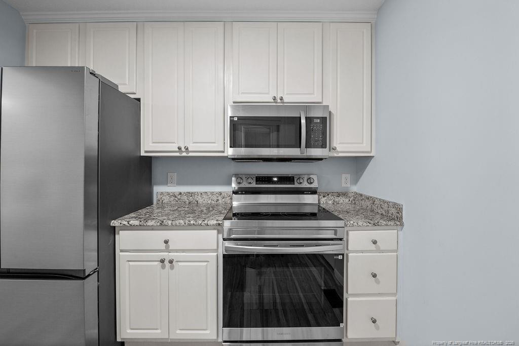 6719 Irongate Drive B Property Photo 11