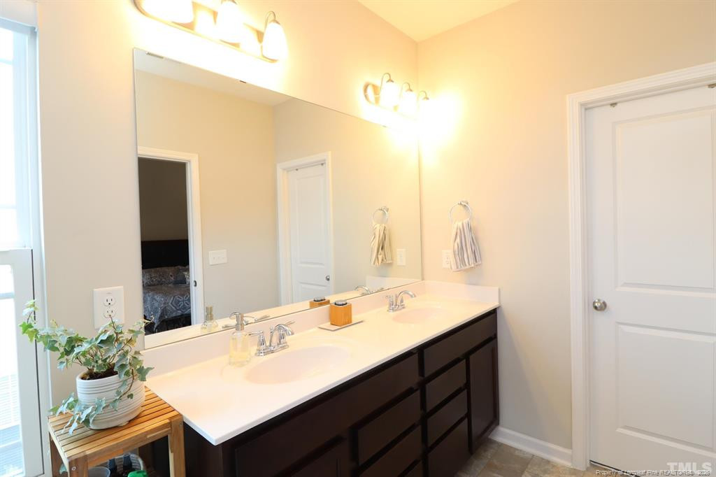 584 Grand Central Station Property Photo 41