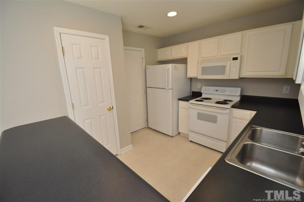 5909 Rivercliff Court Property Photo 7