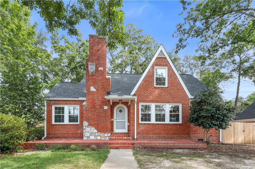 513 Raleigh Street Property Photo 1