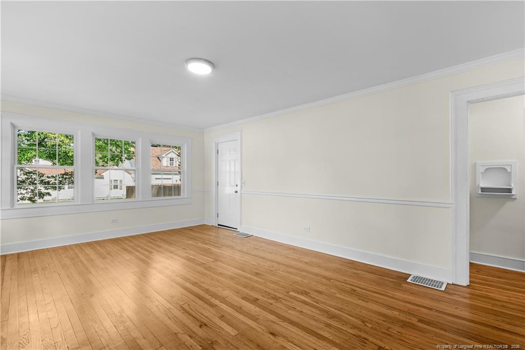 513 Raleigh Street Property Photo 4
