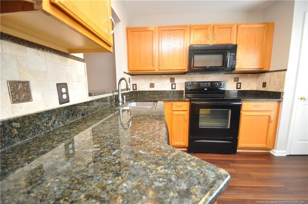 402 Knightsborough Way Property Photo 8