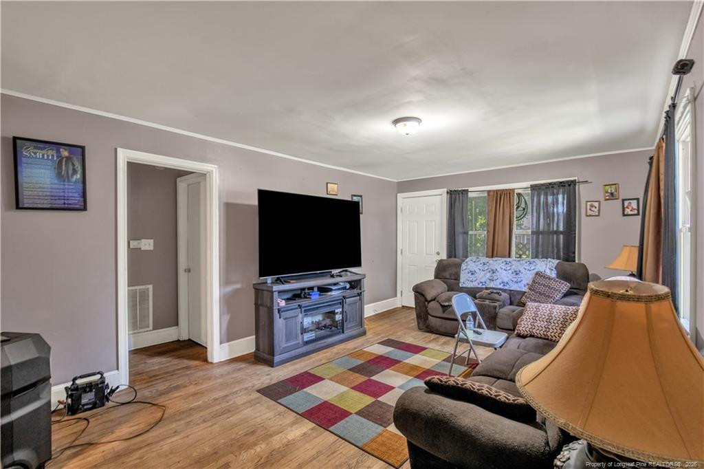104 E Cottingham Street Property Photo 7