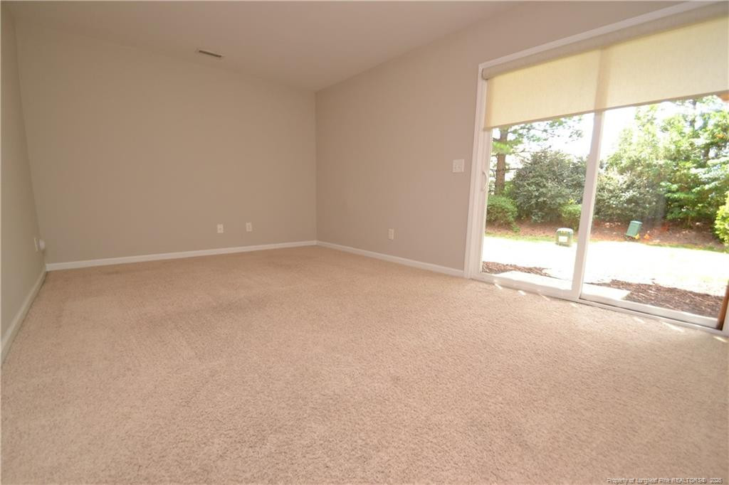208 Irving Way Property Photo 4