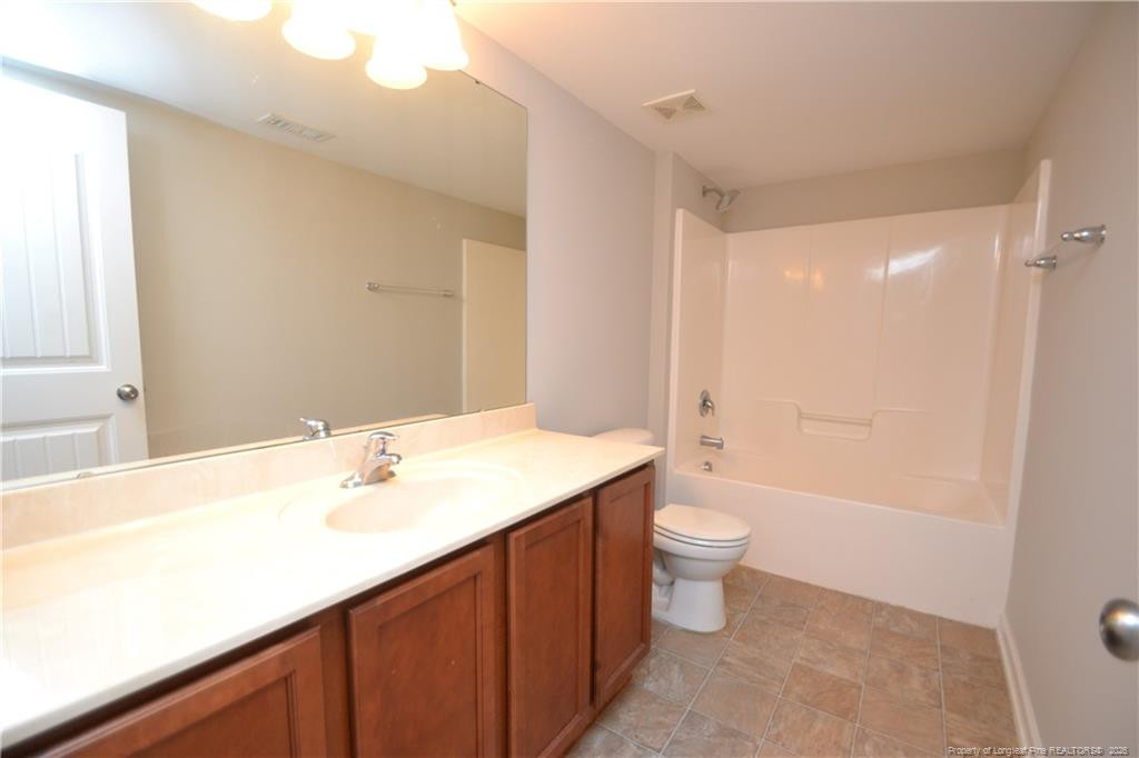 208 Irving Way Property Photo 8
