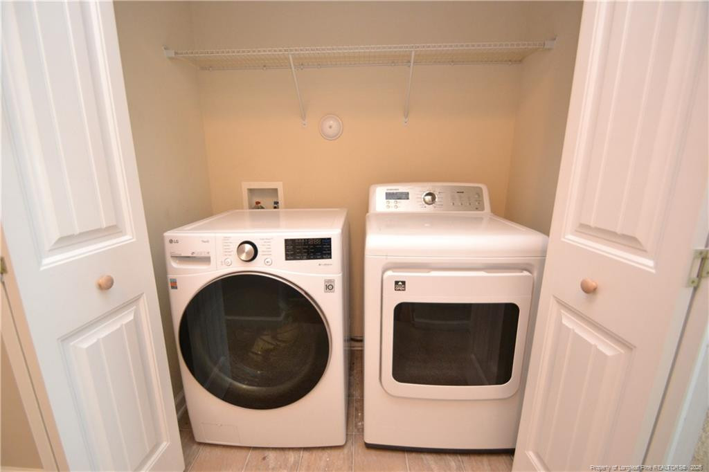 208 Irving Way Property Photo 38