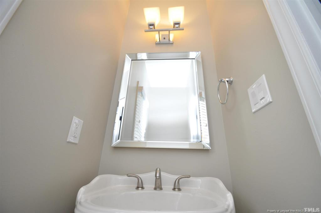 133 Cumberland Green Drive Property Photo 33