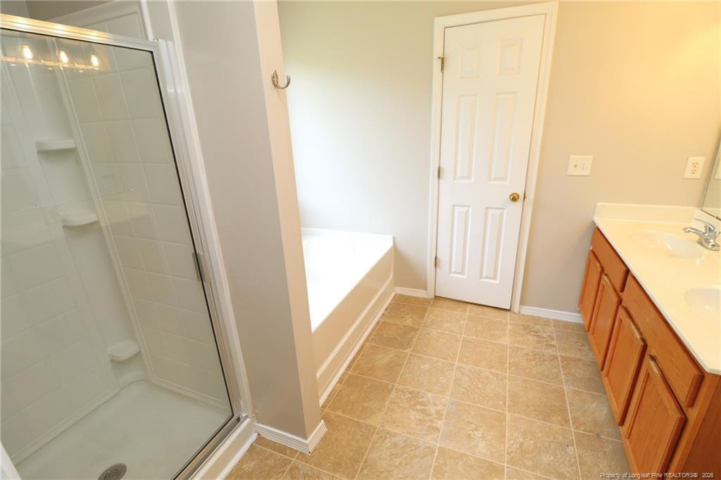 5 Bellmore Court Property Photo 24