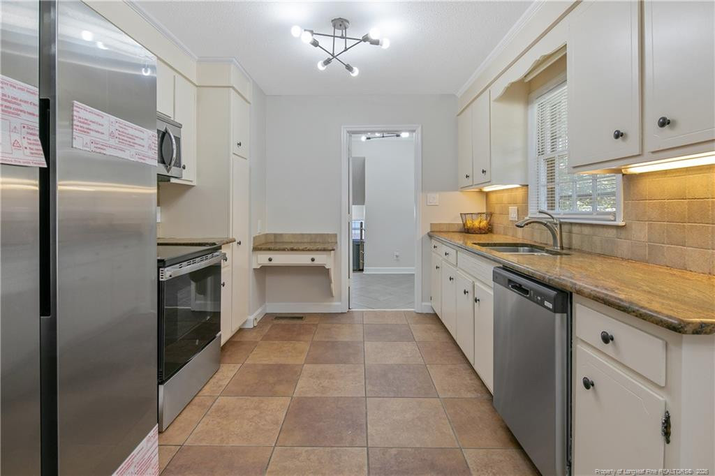 2600 Colgate Drive Property Photo 12